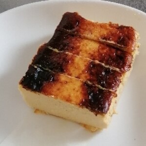 混ぜて焼くだけ♪しっとり濃厚ベイクドチーズケーキ